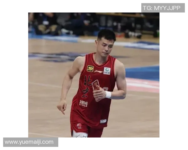 方硕在篮球赛场的崛起与挑战解析他的职业生涯与未来发展方向